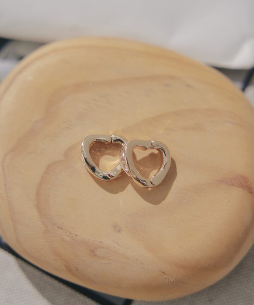 ECREL(エクレール)の「Double Stone Heart Earrings/ダブルストーンハートイヤリング(イヤリング・レディース・ゴールド/シルバー・FREE)」の8枚目の写真