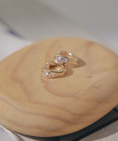 ECREL(エクレール)の「Double Stone Heart Earrings/ダブルストーンハートイヤリング(イヤリング・レディース・ゴールド/シルバー・FREE)」の9枚目の写真