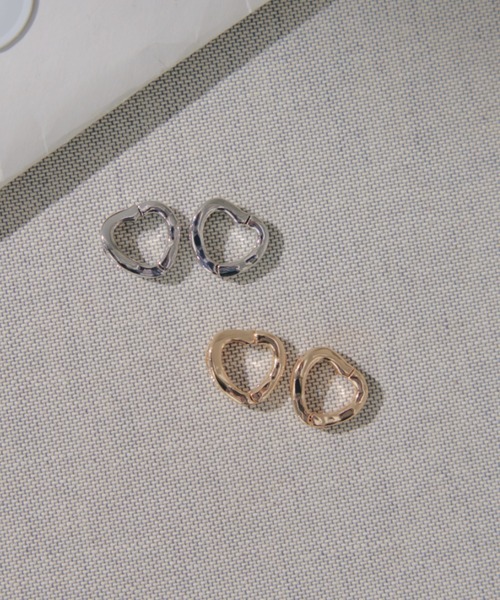 ECREL(エクレール)の「Double Stone Heart Earrings/ダブルストーンハートイヤリング(イヤリング・レディース・ゴールド/シルバー・FREE)」の4枚目の写真