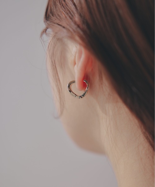 ECREL(エクレール)の「Double Stone Heart Earrings/ダブルストーンハートイヤリング(イヤリング・レディース・ゴールド/シルバー・FREE)」の10枚目の写真