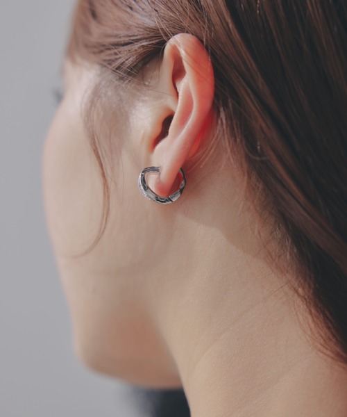 ECREL(エクレール)の「Double Stone Heart Earrings/ダブルストーンハートイヤリング(イヤリング・レディース・ゴールド/シルバー・FREE)」の7枚目の写真