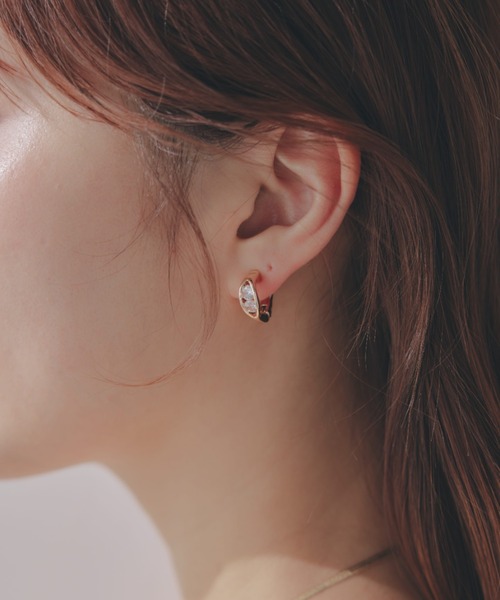ECREL(エクレール)の「Double Stone Heart Earrings/ダブルストーンハートイヤリング(イヤリング・レディース・ゴールド/シルバー・FREE)」の3枚目の写真