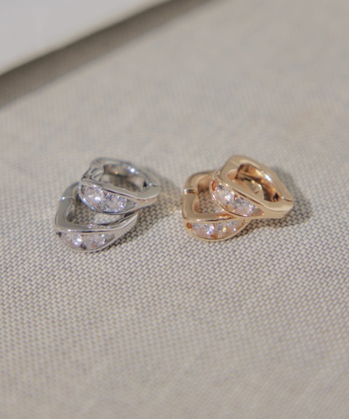 ECREL(エクレール)の「Double Stone Heart Earrings/ダブルストーンハートイヤリング(イヤリング・レディース・ゴールド/シルバー・FREE)」の11枚目の写真
