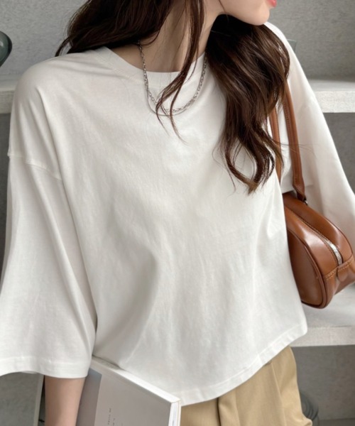 TREOVER(トレオーバー)の「【夏までさらっと】ワイドシルエット ショート丈Tシャツ(Tシャツ/カットソー・レディース・オフホワイト/ブルー/ピンク/チャコール/ネイビー/レッド/ライトピンク/ホワイト×ブラック/ベージュ/ブラック×ホワイト・FREE)」の15枚目の写真