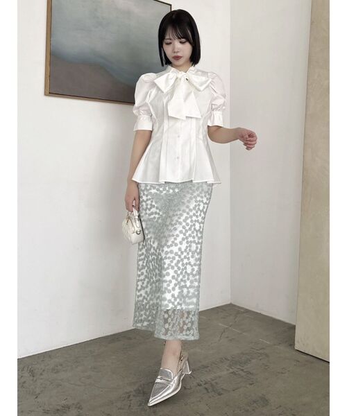 dazzlin（ダズリン）の「【藤井サチコラボ】マーガレットフラワータイトスカート（スカート・レディース・レッド/オフホワイト/ブルー・SMALL/MEDIUM）」の8枚目の写真