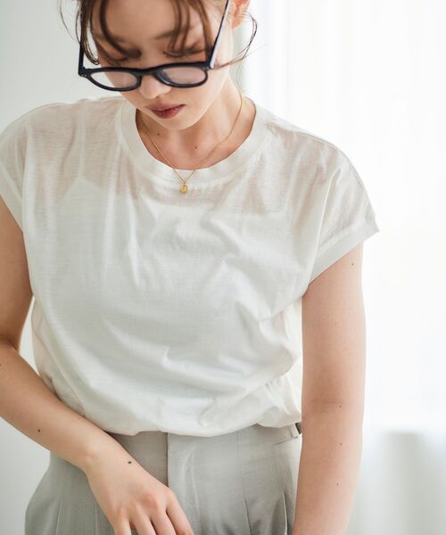 le.coeur blanc(ルクールブラン)の「シアーフレンチTEE(Tシャツ/カットソー・レディース・ブラック/オフホワイト/ダークグレー・38)」の13枚目の写真