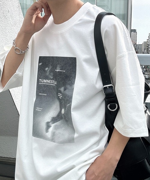 CREARE -LINO-（クレアーレリノ）の「＜ユニセックス商品＞アソートプリントTシャツ（Tシャツ/カットソー・メンズ・グリーン/ブラック/ホワイト/チャコールグレー/ブラック系その他/ホワイト系その他・MEDIUM/LARGE）」の3枚目の写真