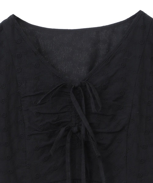 earth music&ecology(アースミュージックアンドエコロジー)の「花柄刺繍フレアワンピース(ワンピース・レディース・ブラック/オフホワイト・FREE)」の16枚目の写真