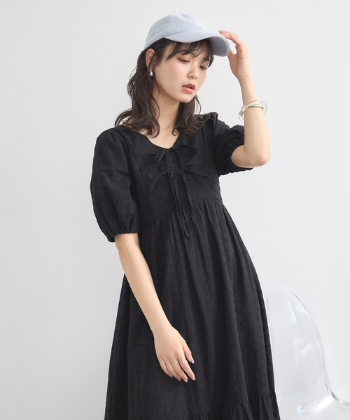 earth music&ecology(アースミュージックアンドエコロジー)の「花柄刺繍フレアワンピース(ワンピース・レディース・ブラック/オフホワイト・FREE)」の10枚目の写真