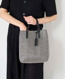 ラフィア風ヘリンボーントートバッグ