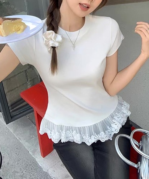 shopnikoniko(ショップニコニコ)の「Tシャツ ヘムレース レイヤード風 スリムTシャツ 裾レース(Tシャツ/カットソー・レディース・ホワイト・フリー)」の1枚目の写真