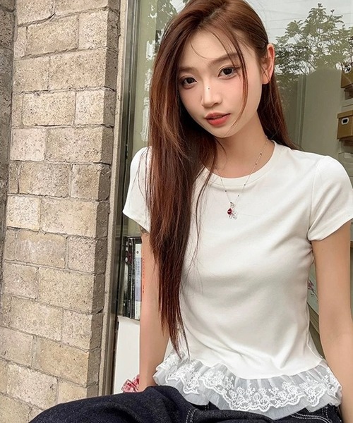 shopnikoniko(ショップニコニコ)の「Tシャツ ヘムレース レイヤード風 スリムTシャツ 裾レース(Tシャツ/カットソー・レディース・ホワイト・フリー)」の9枚目の写真