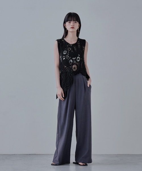 etoll.（エトル）の「アシンメトリースカラップクロシェベスト（ベスト・レディース・ブラック/キナリ・M）」の5枚目の写真