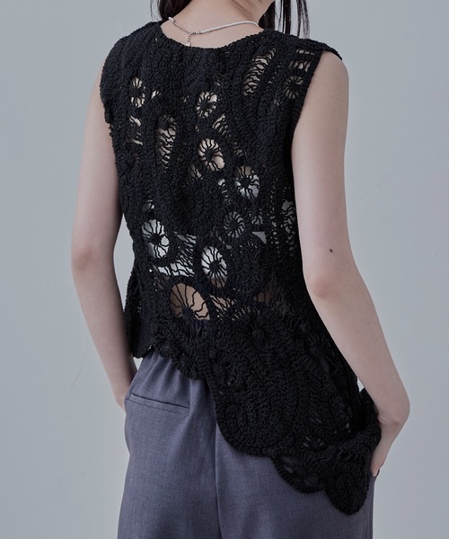 etoll.（エトル）の「アシンメトリースカラップクロシェベスト（ベスト・レディース・ブラック/キナリ・M）」の7枚目の写真