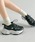 Shoes in Closet�i�V���[�Y�C���N���[�[�b�g�j�́u�y�ʌ��� ���炩 �X�g���b�v �X�j�[�J�[ �T���_�� 2474�i�T���_���j�v�b�u���b�N×�z���C�g