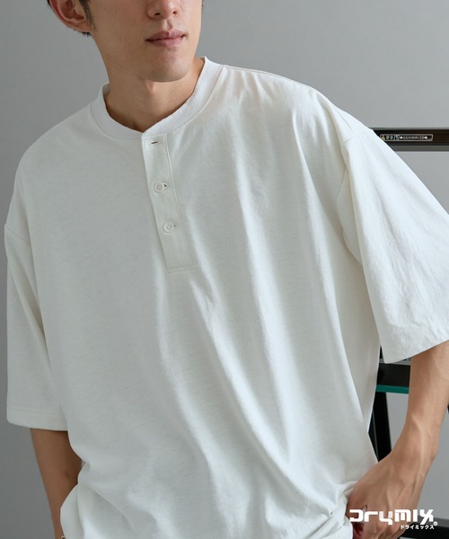 CRAFT STANDARD BOUTIQUE(クラフトスタンダードブティック)の「接触冷感/吸水速乾/UVカット DRY-MIX ヘンリーネックTEE(Tシャツ/カットソー・メンズ・オフホワイト/ブラック/グレイッシュベージュ・M/L/XL)」の2枚目の写真