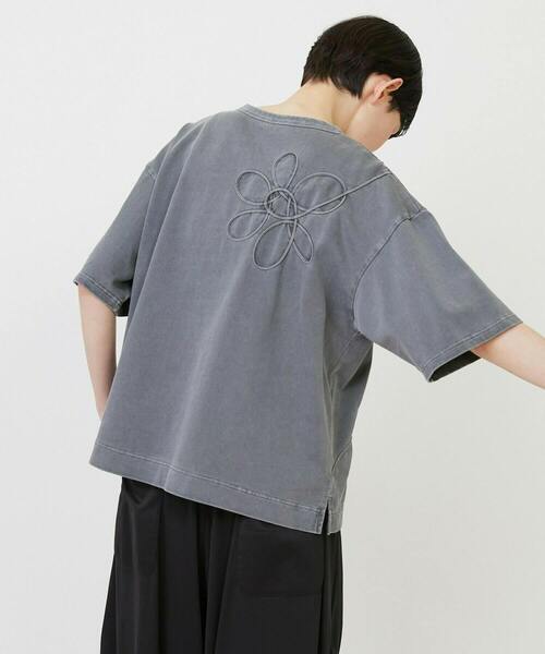 FRAPBOIS(フラボア)の「マトリカリアT(Tシャツ/カットソー・レディース・チャコールグレー/エンジ・1/2)」の13枚目の写真
