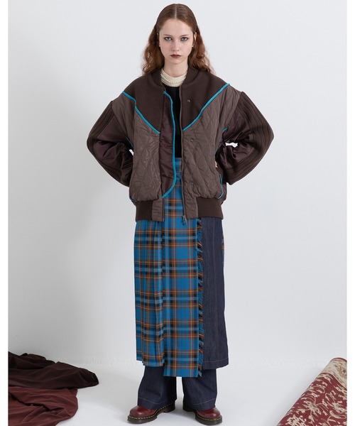 AULA AILA（アウラアイラ）の「ニットアンドキルテッドタフタブルゾン（ブルゾン・レディース・アイボリー/ブラック/ブラウン・0）」の14枚目の写真