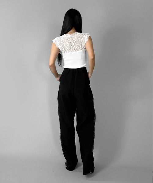LVEU.(ラブユ.)の「【LVEU.】レース切り替えノースリトップス / トップス カットソー ノースリーブ ノースリ レース リブ Vネック ブラック ホワイト ZOZOTOWN限定(Tシャツ/カットソー・レディース・ホワイト/ブラック・FREE)」の12枚目の写真