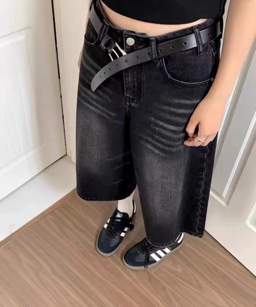 VIBGYOR（ヴィブジョー）の「【LAMPOON】ブラックデニムハーフパンツ（その他パンツ・レディース・ブラック・MEDIUM/LARGE/SMALL）」の4枚目の写真