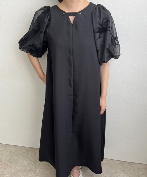 palm RICHE（ポームリシュ）の「前後2way着用可能　袖ｵｰｶﾞﾝｼﾞｰ花柄オケージョンワンピース（ワンピース・レディース・ライトグレー/チャコールグレー/ブラック・M）」の4枚目の写真