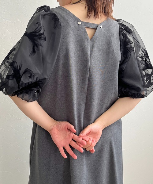 palm RICHE（ポームリシュ）の「前後2way着用可能　袖ｵｰｶﾞﾝｼﾞｰ花柄オケージョンワンピース（ワンピース・レディース・ライトグレー/チャコールグレー/ブラック・M）」の18枚目の写真