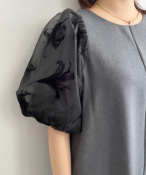 palm RICHE（ポームリシュ）の「前後2way着用可能　袖ｵｰｶﾞﾝｼﾞｰ花柄オケージョンワンピース（ワンピース・レディース・ライトグレー/チャコールグレー/ブラック・M）」の15枚目の写真