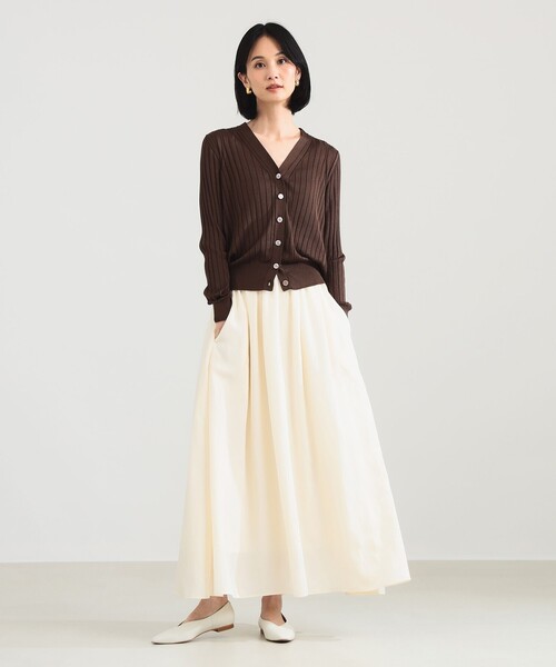 Demi-Luxe BEAMS（デミルクス ビームス）の「【別注】SLOANE / 18ゲージ シルクリブ Vネック カーディガン（カーディガン/ボレロ・レディース・ブラウン/グリーン・1/2）」の3枚目の写真