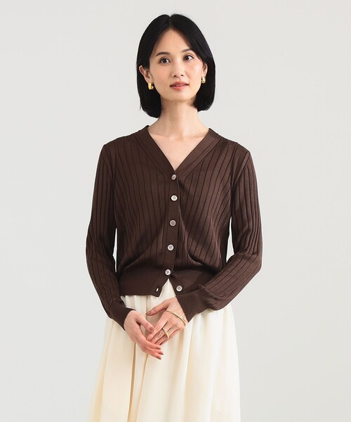Demi-Luxe BEAMS（デミルクス ビームス）の「【別注】SLOANE / 18ゲージ シルクリブ Vネック カーディガン（カーディガン/ボレロ・レディース・ブラウン/グリーン・1/2）」の6枚目の写真
