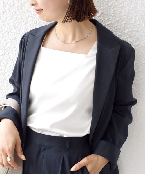 SHIPS（シップス）の「2WAY サテン × カットソー スクエア タンクトップ（タンクトップ・レディース・ブラック/ホワイト/ベージュ・ONE SIZE）」の11枚目の写真