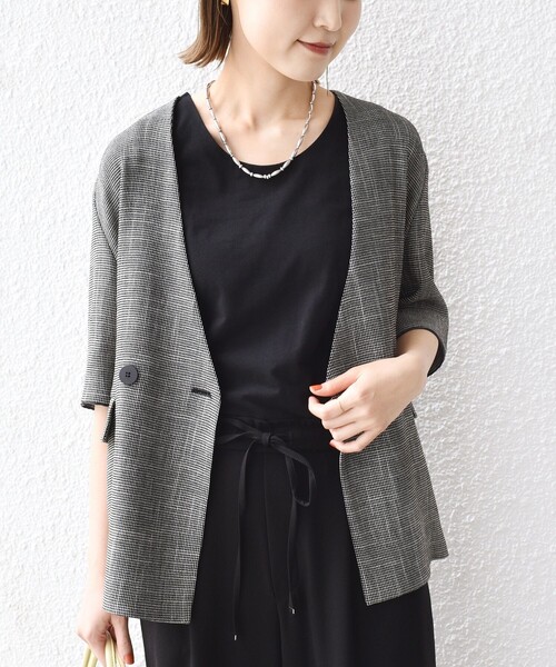 SHIPS(シップス)の「〈手洗い可能〉2WAY サテン × カットソー スクエア タンクトップ(タンクトップ・レディース・ブラック/ホワイト/ベージュ/シルバーグレー・ONE SIZE)」の11枚目の写真
