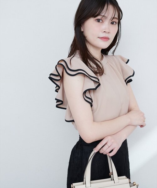 natural couture（ナチュラルクチュール）の「【WEB限定】配色ラッフルスリーブブラウス（シャツ/ブラウス・レディース・アイボリー/ライトベージュ/ブラック/ピンク/ミント・FREE）」の4枚目の写真