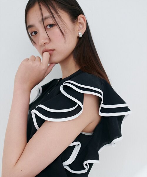 natural couture（ナチュラルクチュール）の「【WEB限定】配色ラッフルスリーブブラウス（シャツ/ブラウス・レディース・アイボリー/ライトベージュ/ブラック/ピンク/ミント・FREE）」の14枚目の写真