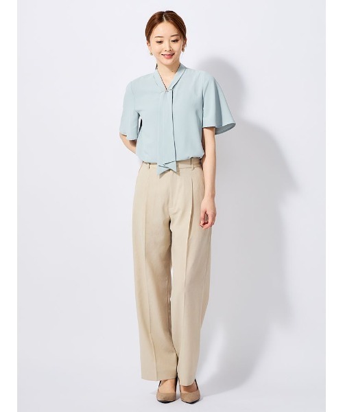 Perfect Suit FActory（パーフェクトスーツファクトリー）の「【接触冷感/ウォッシャブル】ボウタイデシンブラウス　オフホワイト/ピンク/ベージュ/サックス（シャツ/ブラウス・レディース・ピンク系その他/オフホワイト/サックスブルー・M/L/S）」の21枚目の写真