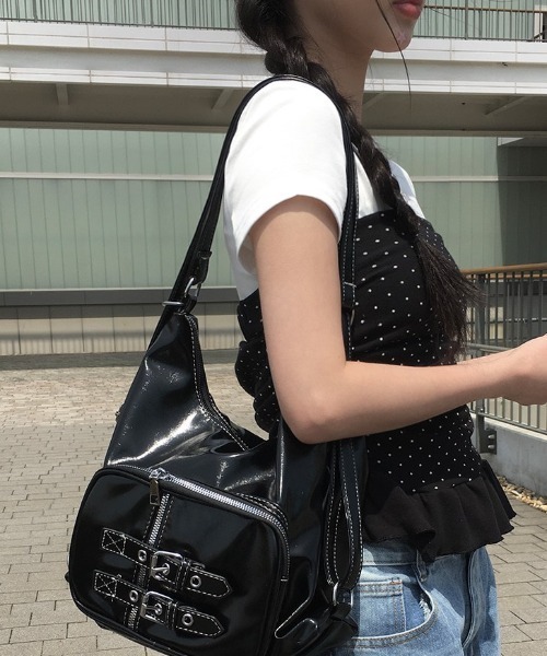 anyonemore(エニワンモア)の「裾フリルサイドシャーリングドットチューブトップ(Tシャツ/カットソー・レディース・チャコール/ブラック/ホワイト・FREE)」の15枚目の写真