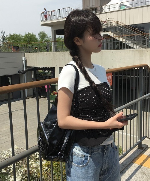 anyonemore(エニワンモア)の「裾フリルサイドシャーリングドットチューブトップ(Tシャツ/カットソー・レディース・チャコール/ブラック/ホワイト・FREE)」の14枚目の写真