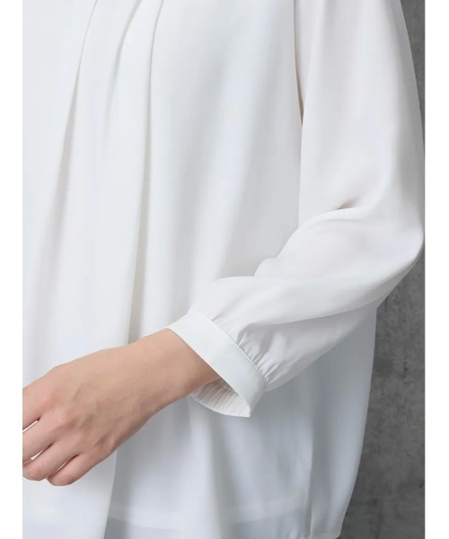 IamI ハグブラウス 新品 I am I in fact（アイアムアイインファクト）の「ハグ襟 ブラウス