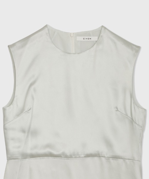 CINOH（チノ）の「SATIN SLEEVELESS BLOUSE（シャツ/ブラウス・レディース・ブラック/シルバー・36）」の3枚目の写真