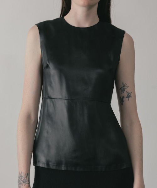 CINOH（チノ）の「SATIN SLEEVELESS BLOUSE（シャツ/ブラウス・レディース・ブラック/シルバー・36）」の7枚目の写真