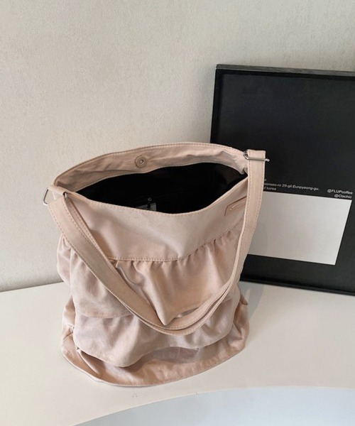 Miniministore（ミニミニストア）の「フリルショルダーバッグ ティアードバッグ（トートバッグ・レディース・ベージュ/ダークグレー/ブルー/ブラック/ベビーピンク・FREE）」の13枚目の写真