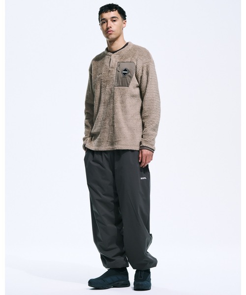 F.C.Real Bristol（エフシーレアルブリストル）の「HIGH LOFT FLEECE TOP（Tシャツ/カットソー・メンズ・ベージュ/ブラック・X-LARGE/LARGE/MEDIUM/SMALL/XX-LARGE）」の4枚目の写真