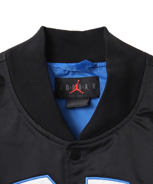 JORDAN BRAND（ジョーダンブランド）の「JORDAN BRAND M J BRK CLGTE VRSTY JKT / ジョーダン ブランド ジョーダン BRK CLGTE バーシティ ジャケット / NIKE【SP】（その他アウター・メンズ・ブラック×ブルー/ブラック系その他・S/M/L/XL/XXL）」の4枚目の写真