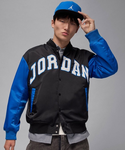 JORDAN BRAND（ジョーダンブランド）の「JORDAN BRAND M J BRK CLGTE VRSTY JKT / ジョーダン ブランド ジョーダン BRK CLGTE バーシティ ジャケット / NIKE【SP】（その他アウター・メンズ・ブラック×ブルー/ブラック系その他・S/M/L/XL/XXL）」の3枚目の写真