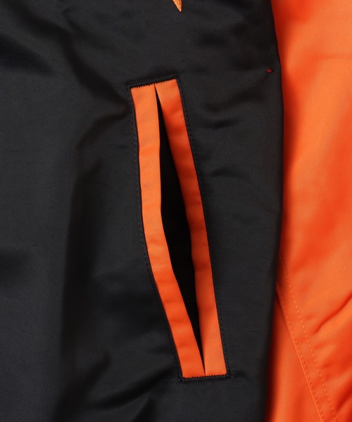 JORDAN BRAND（ジョーダンブランド）の「JORDAN BRAND M J BRK CLGTE VRSTY JKT / ジョーダン ブランド ジョーダン BRK CLGTE バーシティ ジャケット / NIKE【SP】（その他アウター・メンズ・ブラック×ブルー/ブラック系その他・S/M/L/XL/XXL）」の14枚目の写真