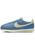 NIKE�i�i�C�L�j�́u�i�C�L �R���e�b�c SE �E�B�����Y�V���[�Y / Nike Cortez SE Women's Shoes IH6354-004 Smokey Blue�i�X�j�[�J�[�j�v�b�u���[�n���̑�