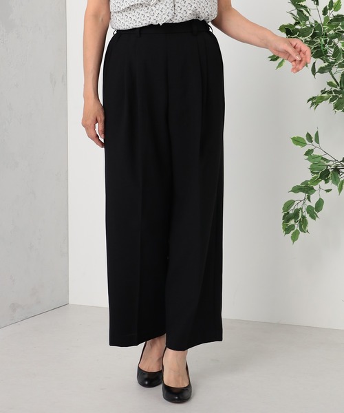 GALLORIA（ギャローリア）の「接触冷感　麻調ツータックワイドパンツ（その他パンツ・レディース・ライトベージュ/ブラック・LL/L/M/S）」の2枚目の写真