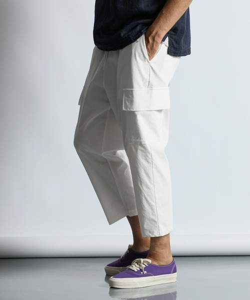 The DUFFER of ST.GEORGE（ザダファーオブセントジョージ）の「LIGHT PONTE CROPPED CARGO PANTS：ライトポンチ ジャージ素材 クロップド カーゴパンツ（カーゴパンツ・メンズ・カーキ/ホワイト/チャコールグレー/ネイビー・X-LARGE/LARGE/MEDIUM/SMALL）」の5枚目の写真
