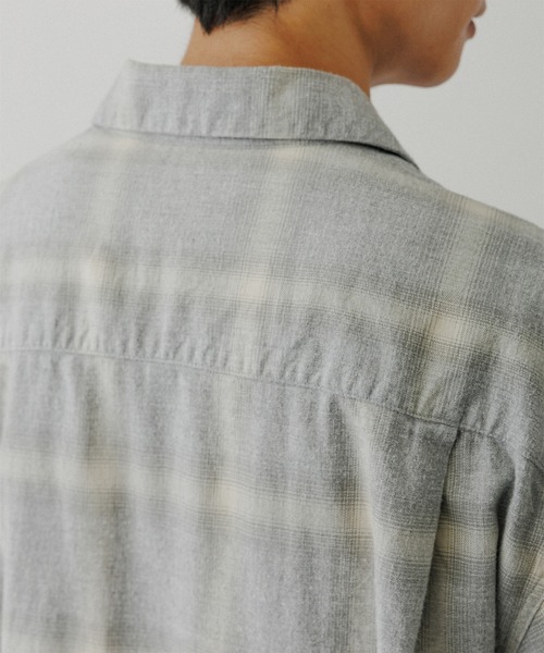 ADAM ET ROPE'(アダムエロペ)の「オンブレチェック オープンカラーシャツ(シャツ/ブラウス・メンズ・ライトグレー/ブラック系その他2・M/L)」の11枚目の写真