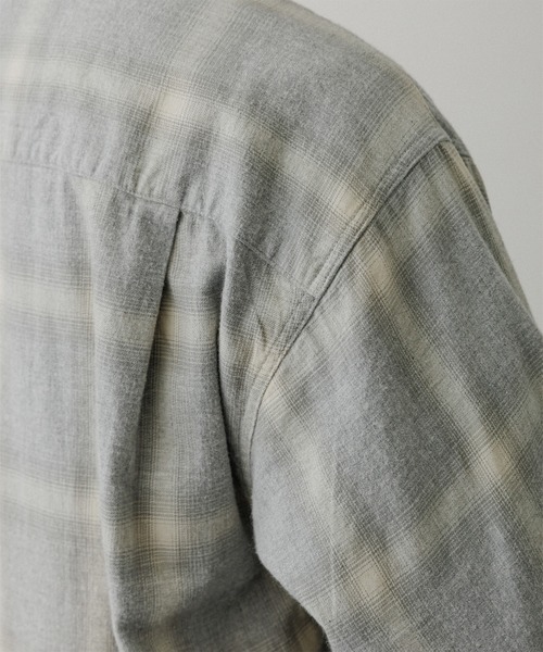 ADAM ET ROPE'(アダムエロペ)の「オンブレチェック オープンカラーシャツ(シャツ/ブラウス・メンズ・ライトグレー/ブラック系その他2・M/L)」の12枚目の写真