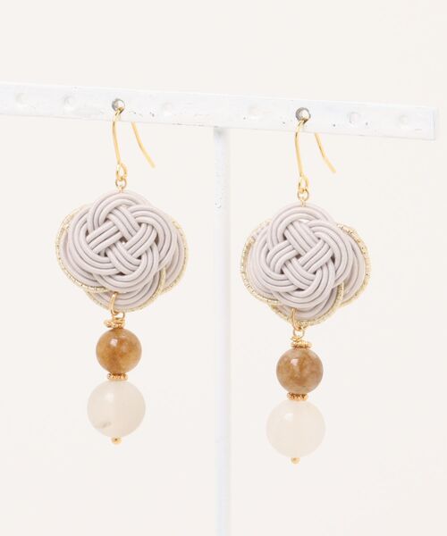 tone（トーン）の「【Shin】[シン]水引と天然石のピアス(MA)（ピアス（両耳用）・レディース・オレンジ/ブルー系/ピンク/レッド系その他2/レッド系その他3/ベージュ系その他/ブラウン系その他/ブルー系2/ターコイズブルー/ブルー/その他/グリーン系その他/ブルー系その他/その他2/ブラック/ブラウン系2/ブラウン/グリーン/その他4/グリーン系3/その他6/その他3/その他5/グリーン系2/スカイブルー系2/ブルー系3/その他7/A/オレンジ系2/オレンジ系3・FREE）」の5枚目の写真